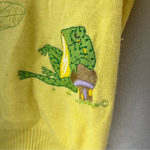Vintage 1960's-70's Yellow Cyn Les Frog Patch Sweater Size Small - Picture 4 of 8
